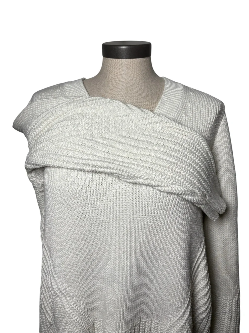 Athleta White Chunky Knit V Neck Sweater Medium Cozy Heavyweight Pullover